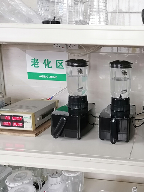 نحن نعلم فريقك كيفية اختبار سرعة المحرك والضوضاء والتسرب